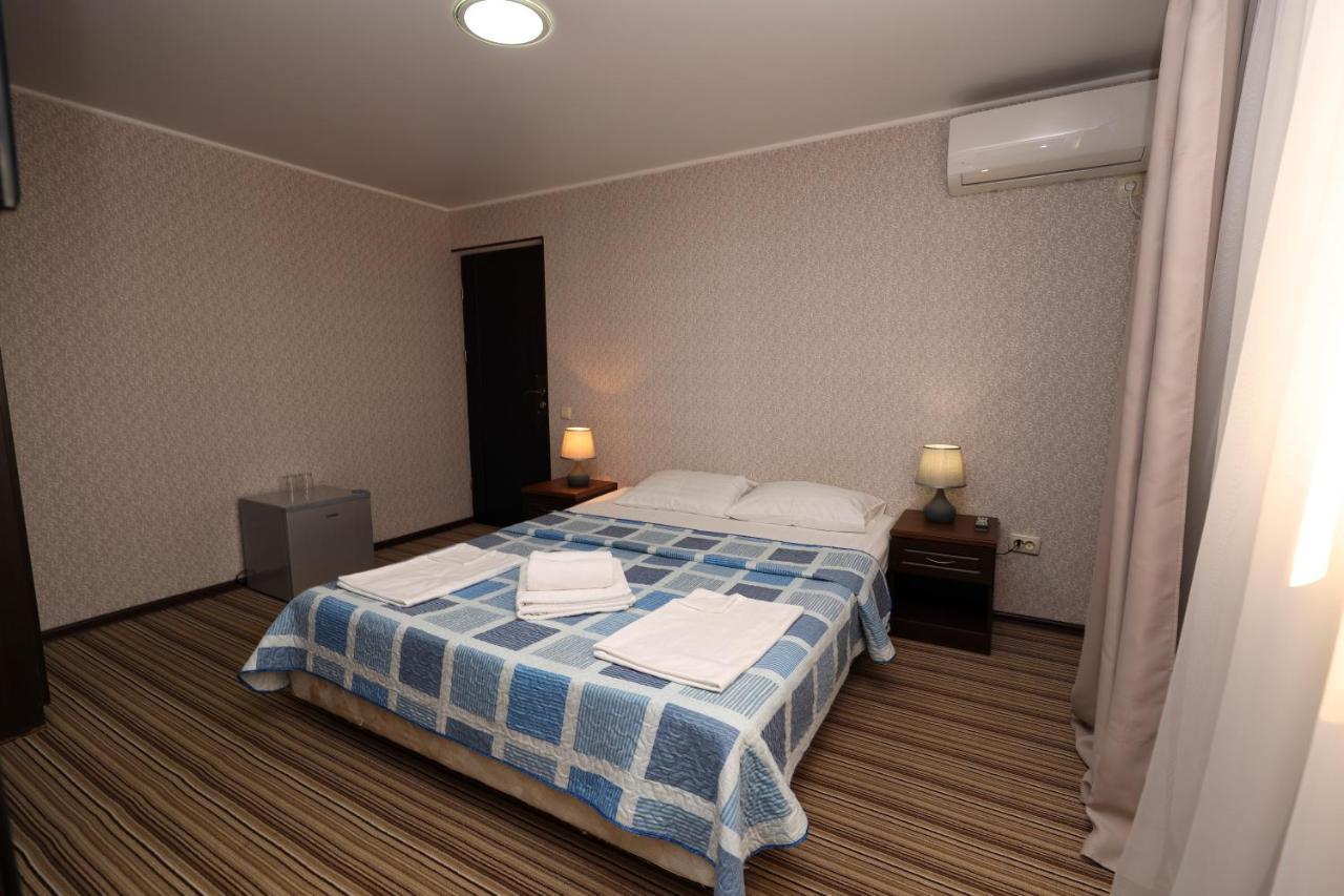 Hotel Capri Sukhumi Eksteriør bilde