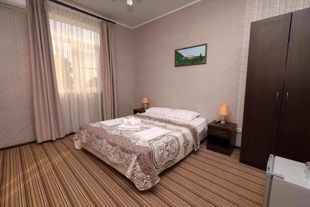 Hotel Capri Sukhumi Eksteriør bilde