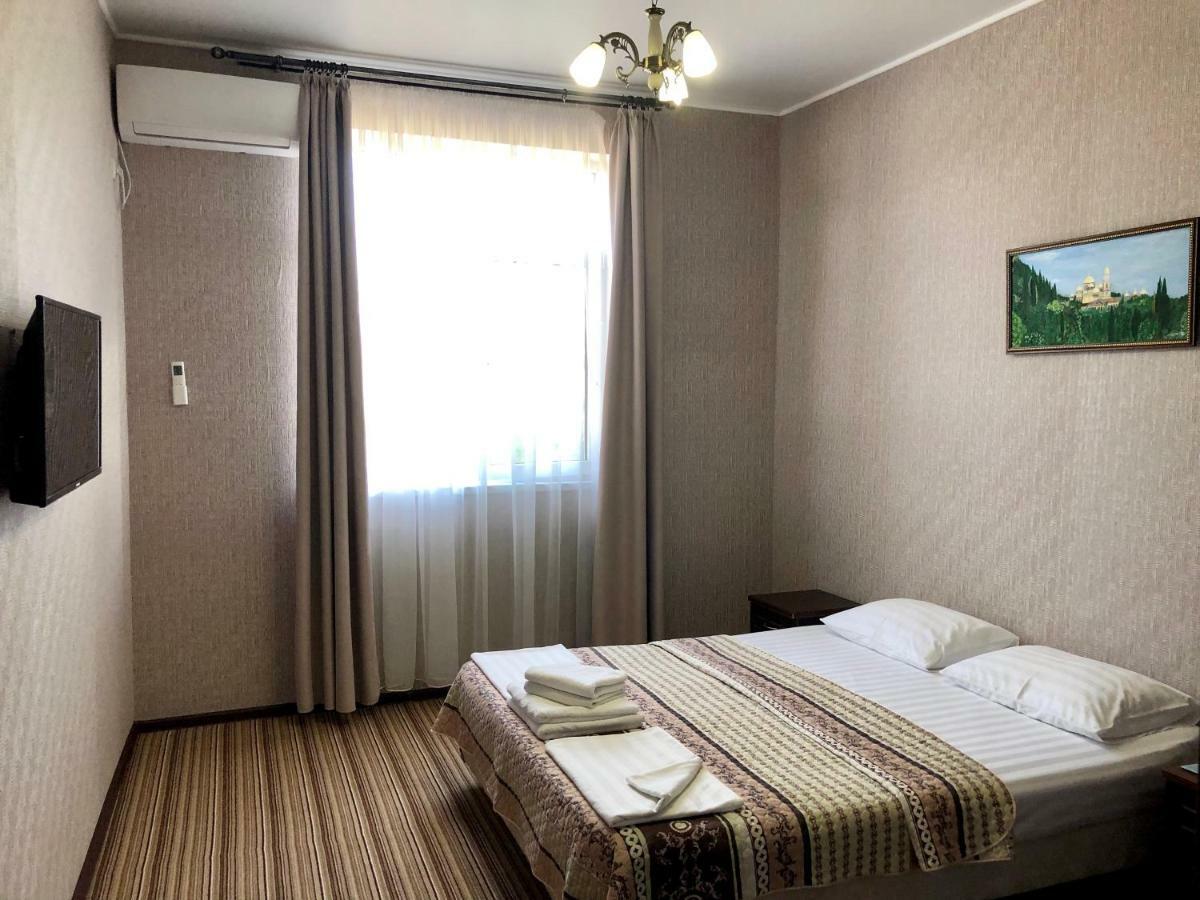 Hotel Capri Sukhumi Eksteriør bilde